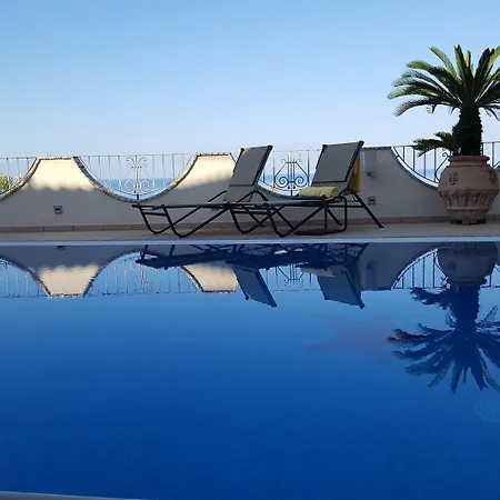 La Del Faro B&B 스칼레아