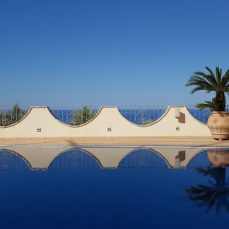 La Del Faro 4*