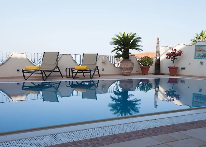 La Del Faro Bed & Breakfast 4*