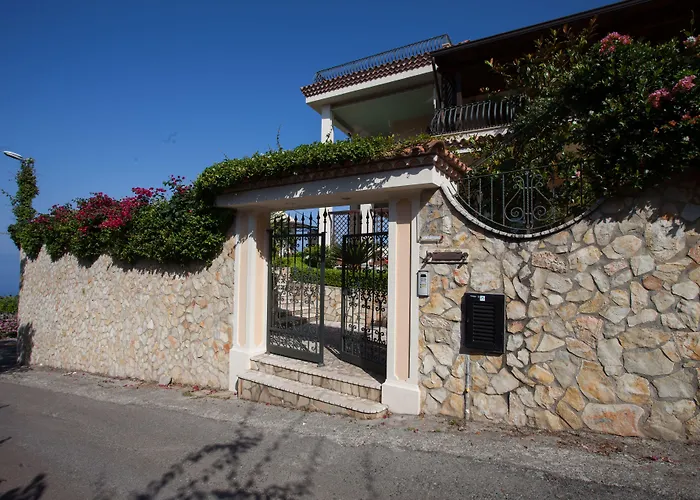 Bed & Breakfast La Del Faro Scalea