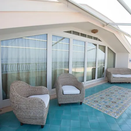 Bed & Breakfast La Del Faro 3*