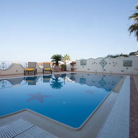 La Del Faro Bed & Breakfast 4*