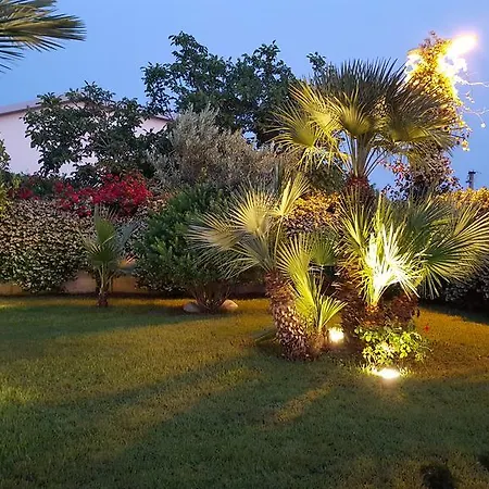 Oda ve Kahvaltı La Del Faro 4*