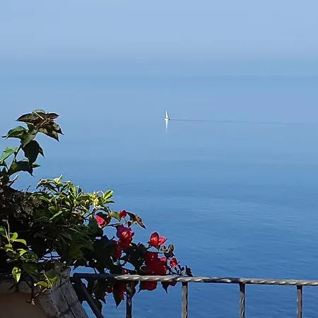 La Del Faro 3* Scalea