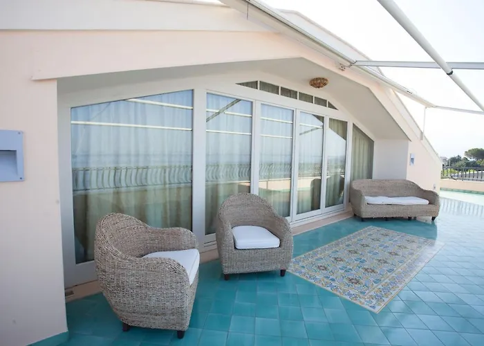 住宿加早餐酒店 La Del Faro 4*