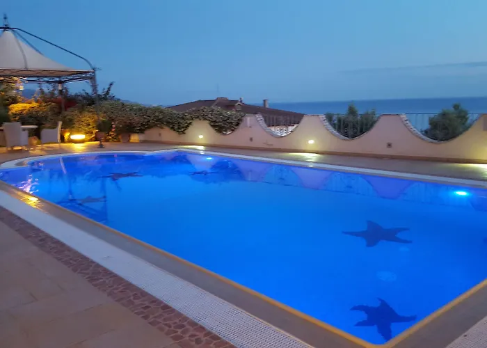 住宿加早餐酒店 La Del Faro 4*